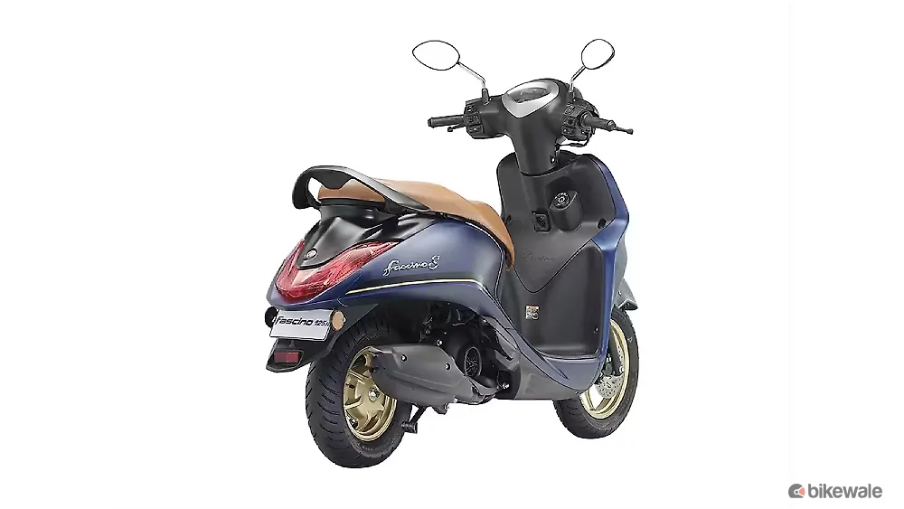 Yamaha Fascino rear three quarter